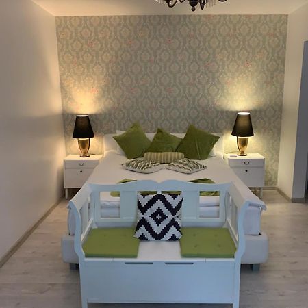 Cozy Apartment In A Quiet Area 크라이오바 외부 사진